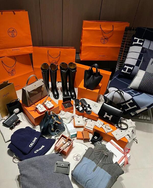 大庆回收奢侈品鞋服.jpg